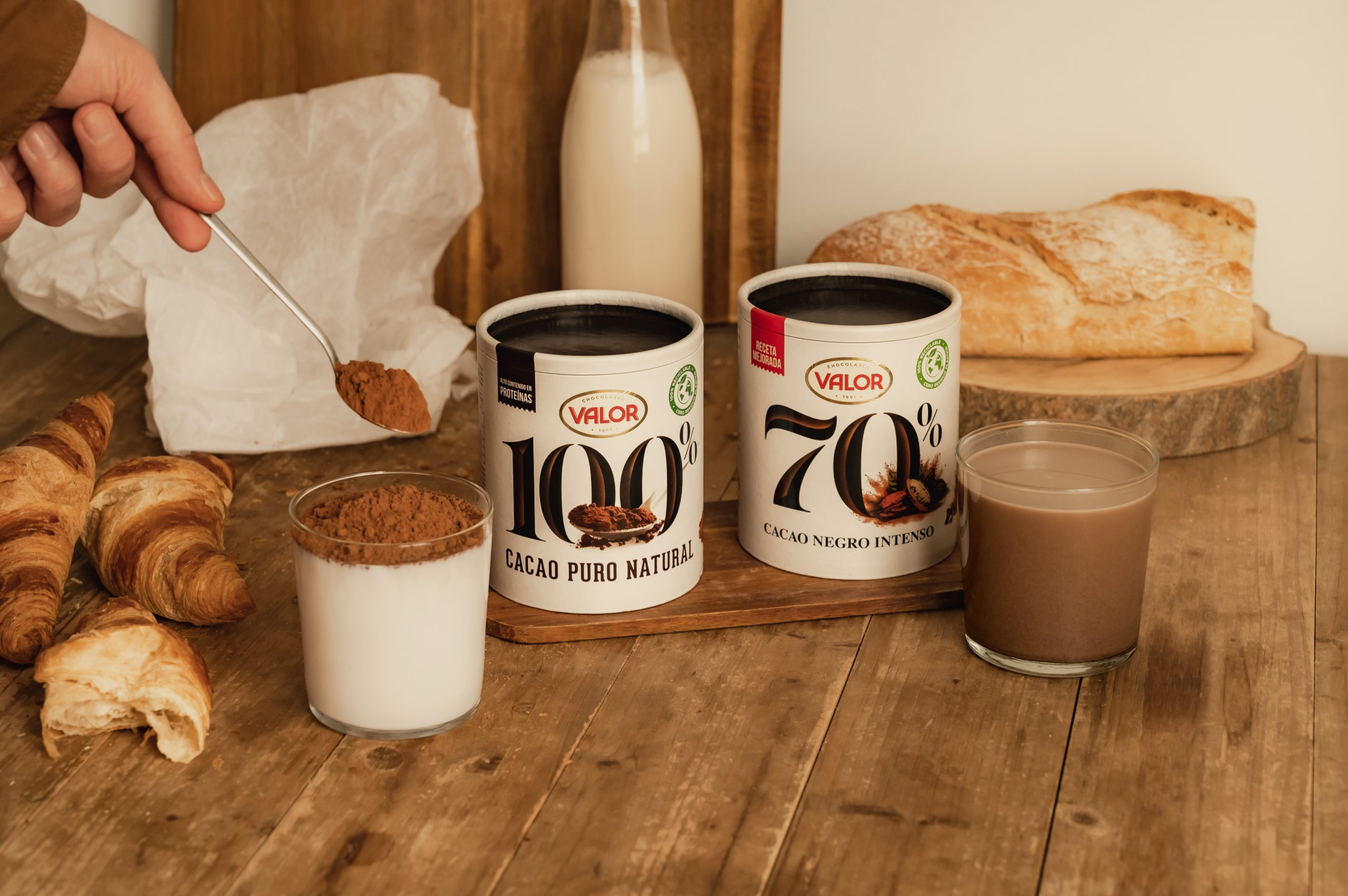Chocolates Valor cocoa powder in Sonoco's GreenCan® Solution